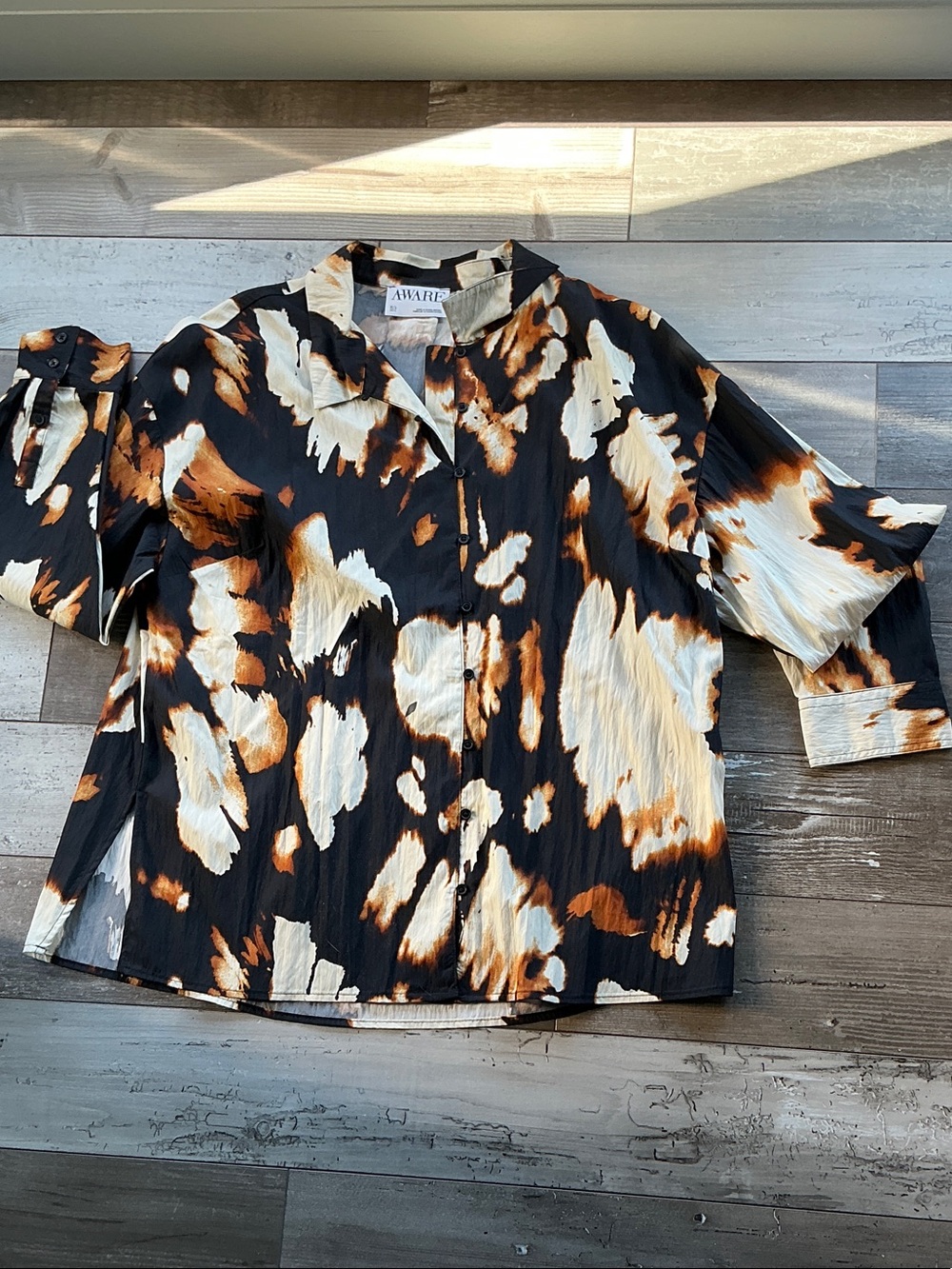 AWARD Black & Cream Abstract Button-Up Shirt. L